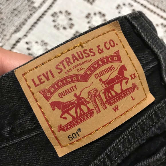 Levi’s 501 button fly denim jean cutoff shorts 30 - Picture 3 of 11